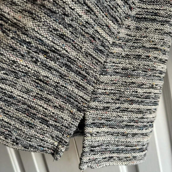 Loft Women’s tunic sweater. Black & white 3/4 length sleeve Size M - Picture 3 of 5